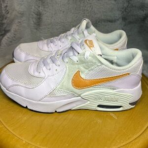 Size 3.5Y Nike Excee Violet Frost’s